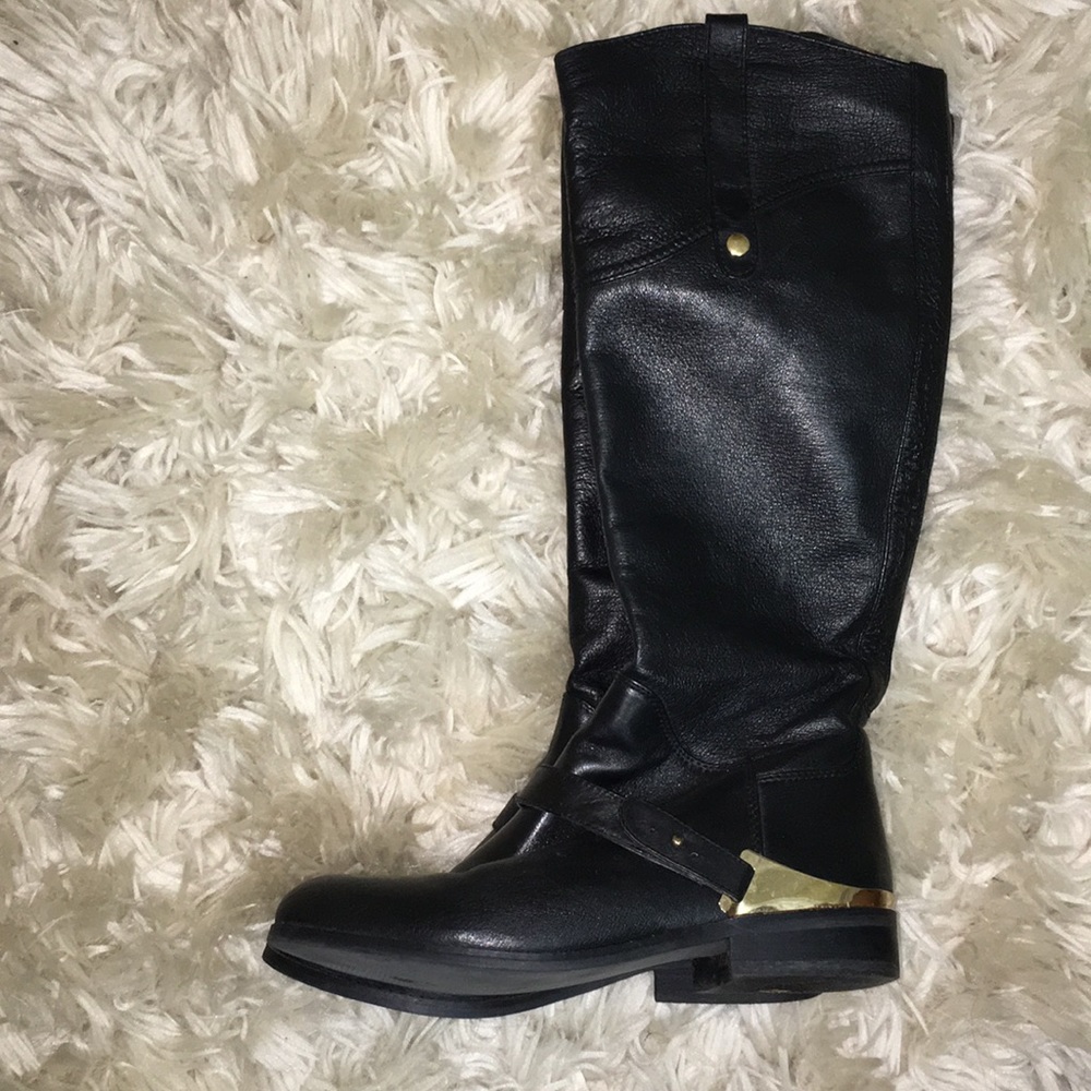 Black boots